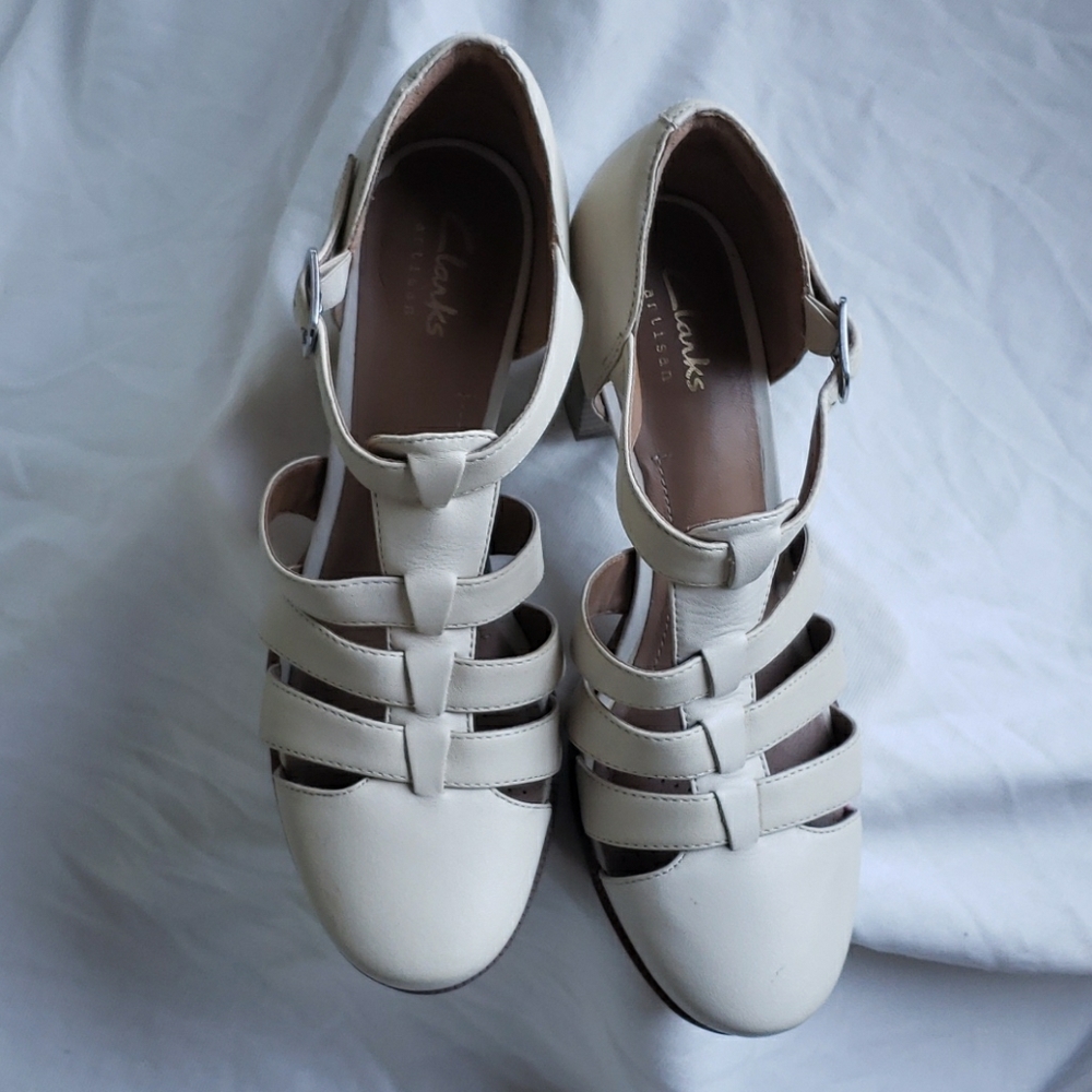 Clarks shoes size 6